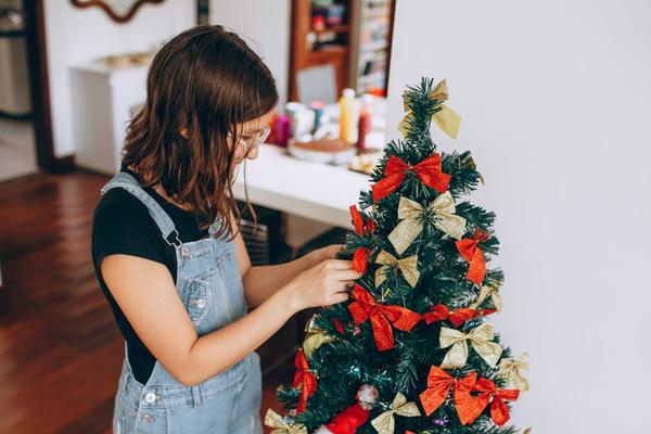 christmas decor ideas for small spaces