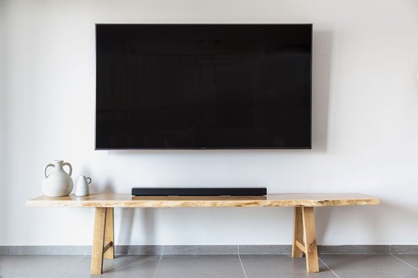 how to mount a tv on drywall