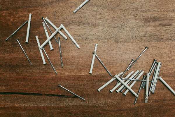 how to repair squeaky floors